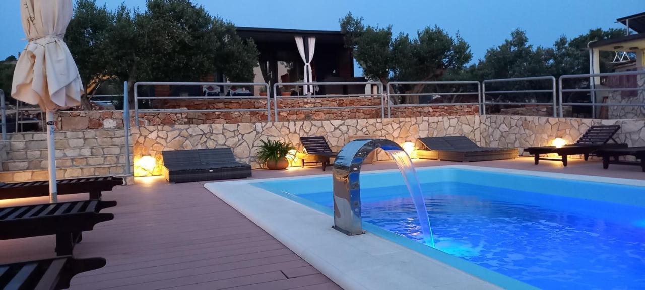 Beach House Hela - Resort & Tavern Bain, Free Transport, Pool, Island Of Zut - Kornati Pristanisce Exterior foto